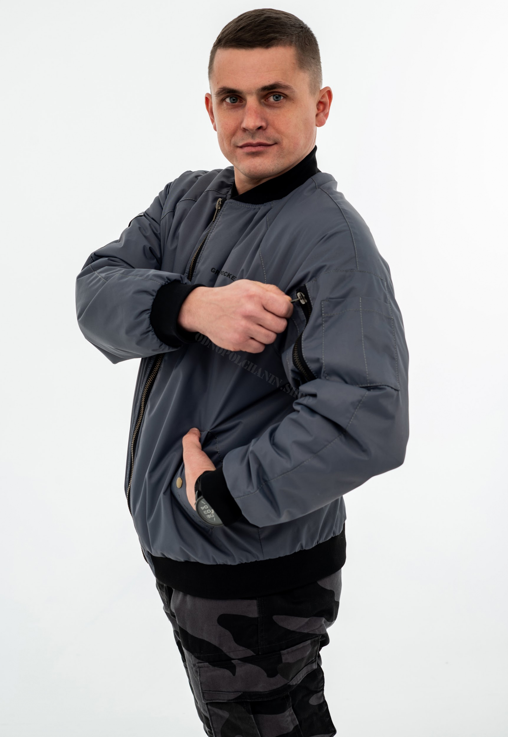 Бомбер Сокол 